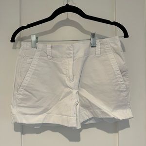 Vineyard vines white shorts